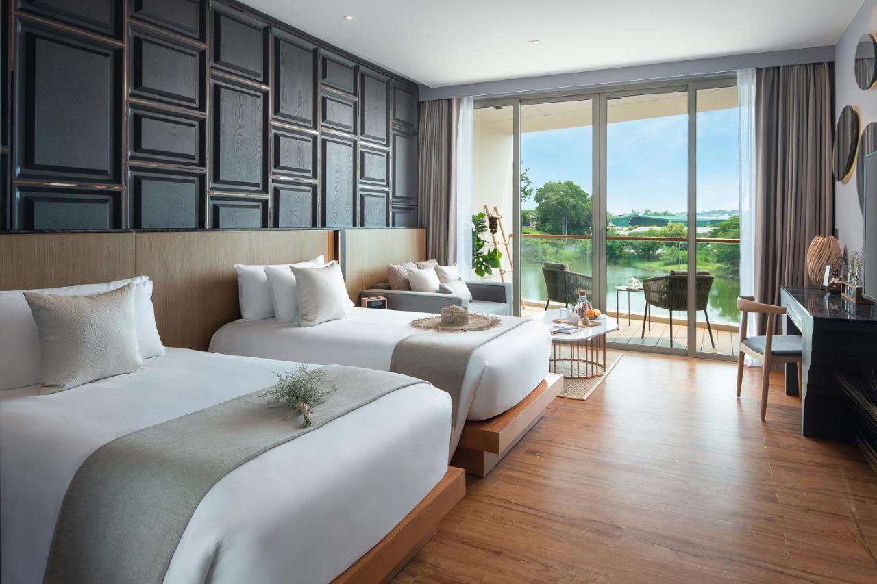 Wyndham Grand Nai Harn Beach Phuket Екстер'єр фото
